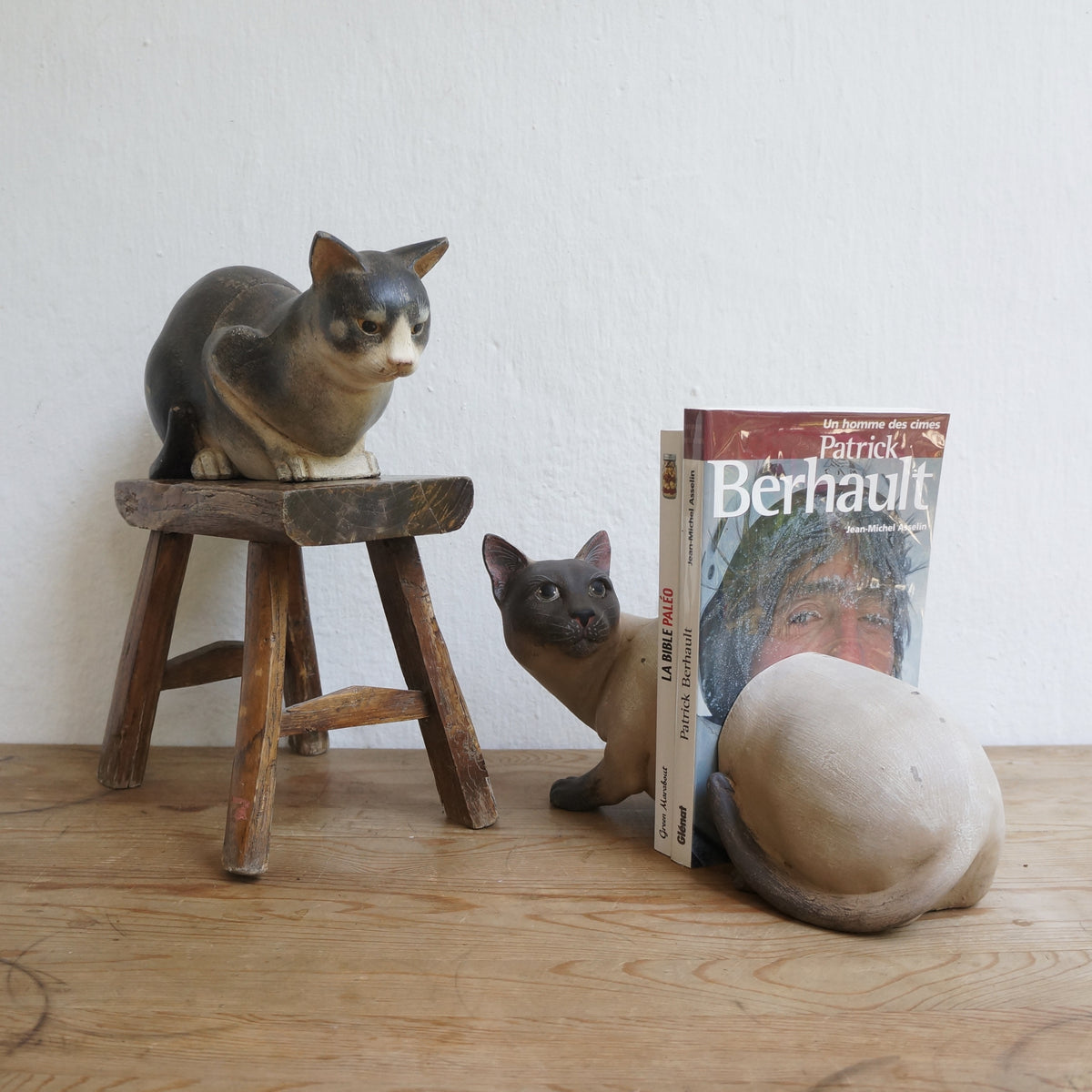 CAT BOOKENDS